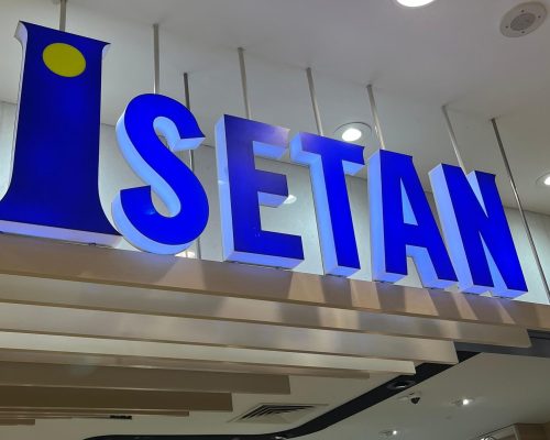 Blue logo Isetan department store