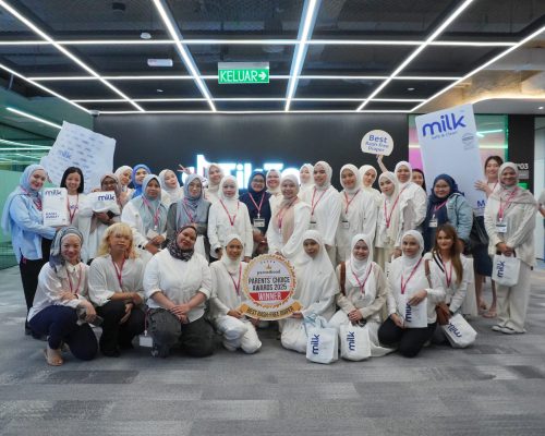 Group of Tik Tok affiliates wearing white for Tik Tok event