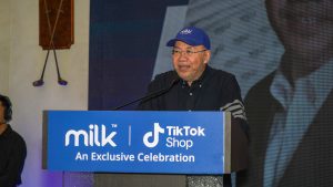 Datuk Kamarudin doing a speech